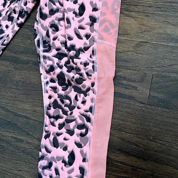 Fabletics cropped leggings - Picture 2 of 3